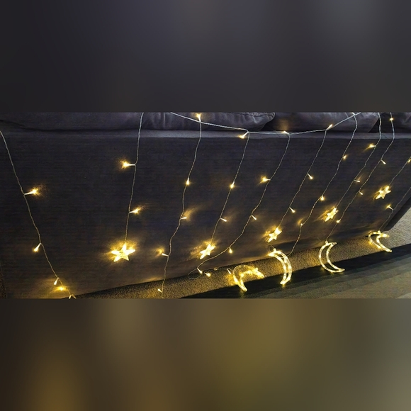 LED Moon and Star Curtain String Lights In Box - Picture 7 of 10